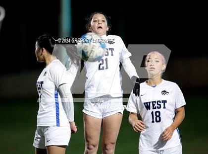 Thumbnail 3 in Plano West vs Frenship photogallery.