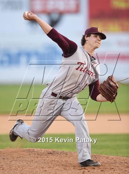 Thumbnail 2 in Sheehan vs. East Catholic (CIAC Class M Semifinal) photogallery.