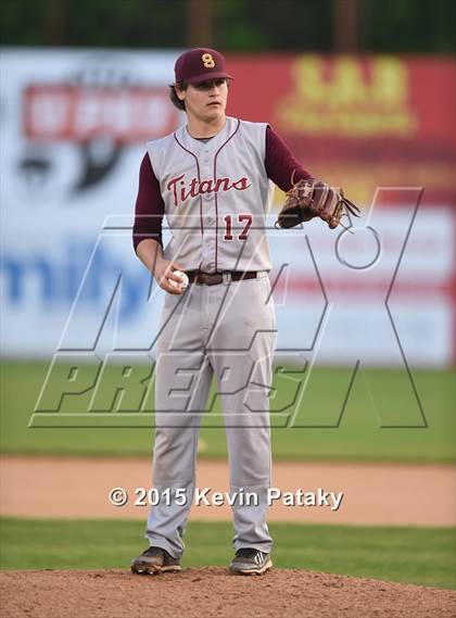 Thumbnail 3 in Sheehan vs. East Catholic (CIAC Class M Semifinal) photogallery.