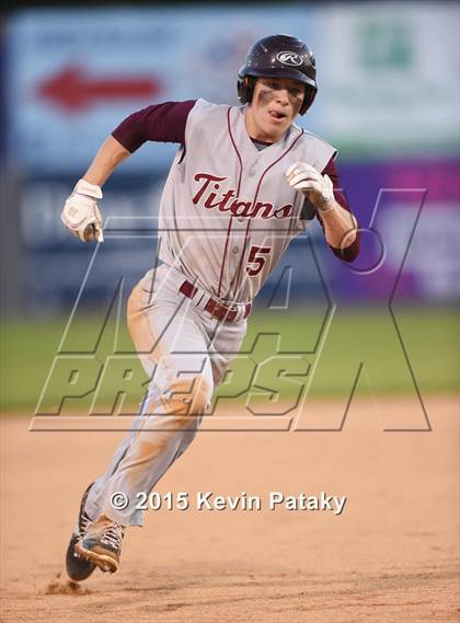 Thumbnail 2 in Sheehan vs. East Catholic (CIAC Class M Semifinal) photogallery.