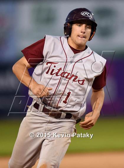 Thumbnail 2 in Sheehan vs. East Catholic (CIAC Class M Semifinal) photogallery.