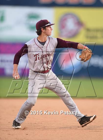 Thumbnail 3 in Sheehan vs. East Catholic (CIAC Class M Semifinal) photogallery.