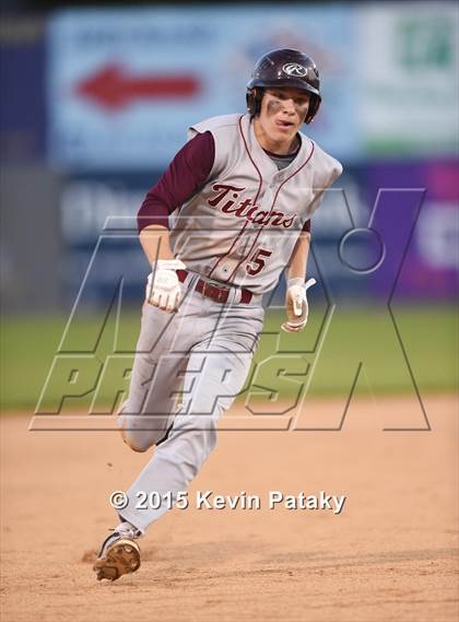 Thumbnail 3 in Sheehan vs. East Catholic (CIAC Class M Semifinal) photogallery.