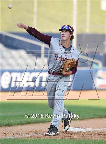 Thumbnail 2 in Sheehan vs. East Catholic (CIAC Class M Semifinal) photogallery.