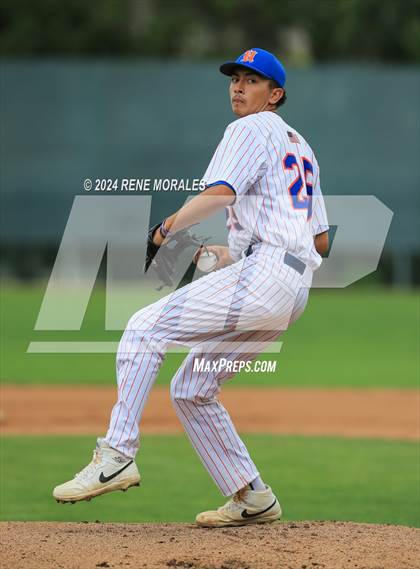 Thumbnail 2 in Lincoln vs University (CIF LACS D3 Final) photogallery.