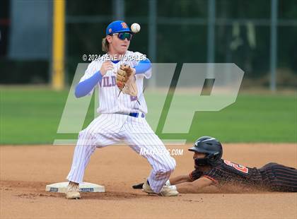 Thumbnail 3 in Lincoln vs University (CIF LACS D3 Final) photogallery.