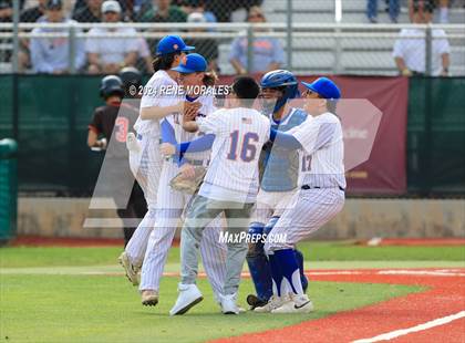 Thumbnail 2 in Lincoln vs University (CIF LACS D3 Final) photogallery.