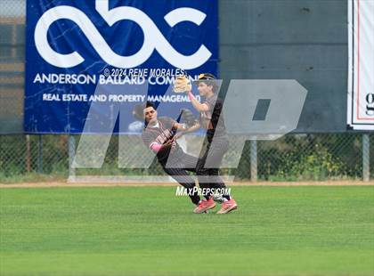 Thumbnail 2 in Lincoln vs University (CIF LACS D3 Final) photogallery.