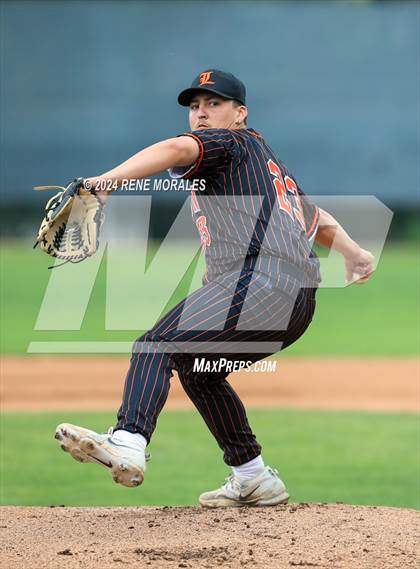 Thumbnail 2 in Lincoln vs University (CIF LACS D3 Final) photogallery.