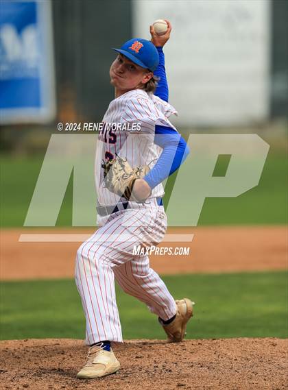 Thumbnail 2 in Lincoln vs University (CIF LACS D3 Final) photogallery.