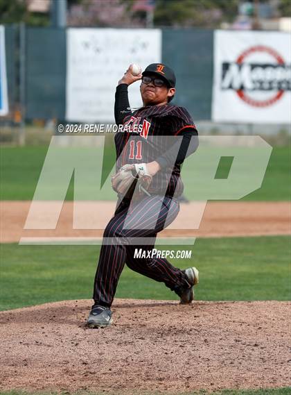 Thumbnail 2 in Lincoln vs University (CIF LACS D3 Final) photogallery.