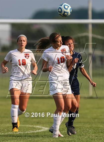 Thumbnail 3 in Plainfield South vs. Oswego photogallery.