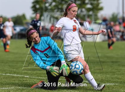 Thumbnail 2 in Plainfield South vs. Oswego photogallery.