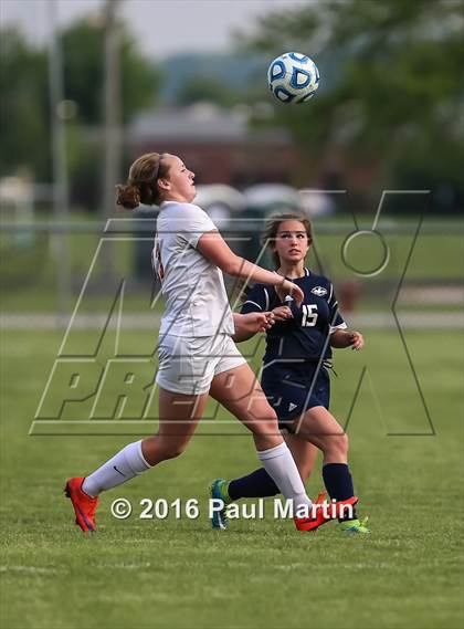 Thumbnail 3 in Plainfield South vs. Oswego photogallery.