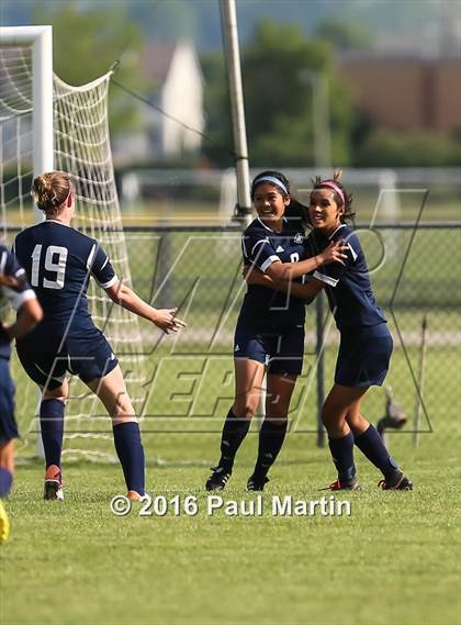 Thumbnail 3 in Plainfield South vs. Oswego photogallery.