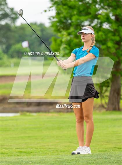 Thumbnail 2 in UIL 3A Girls Golf Finals (Round 1) photogallery.