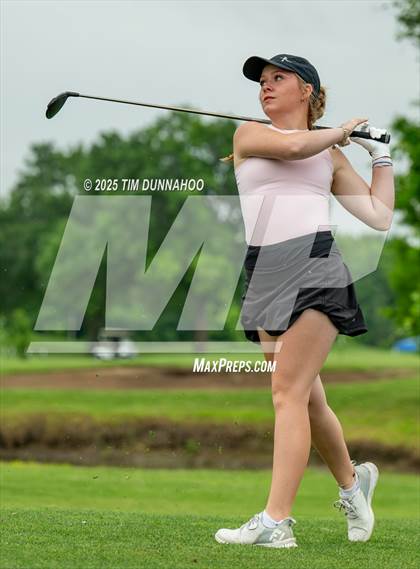 Thumbnail 2 in UIL 3A Girls Golf Finals (Round 1) photogallery.