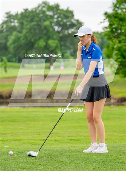 Thumbnail 2 in UIL 3A Girls Golf Finals (Round 1) photogallery.