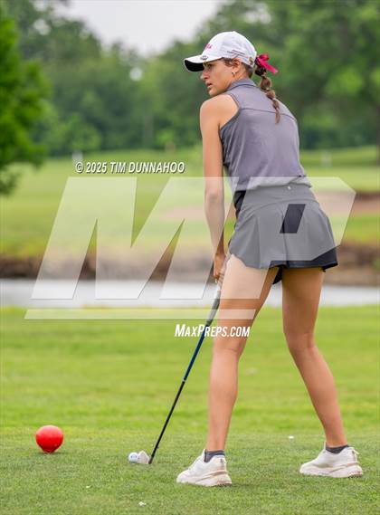 Thumbnail 2 in UIL 3A Girls Golf Finals (Round 1) photogallery.