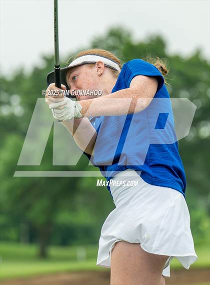 Thumbnail 2 in UIL 3A Girls Golf Finals (Round 1) photogallery.