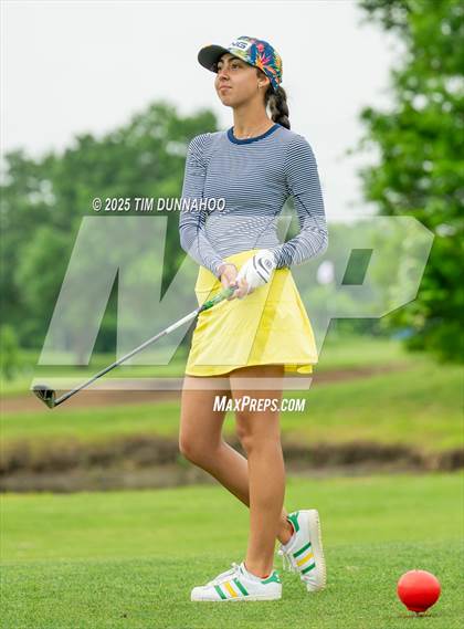Thumbnail 2 in UIL 3A Girls Golf Finals (Round 1) photogallery.