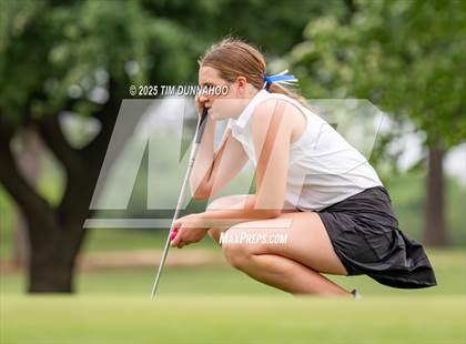 Thumbnail 2 in UIL 3A Girls Golf Finals (Round 1) photogallery.