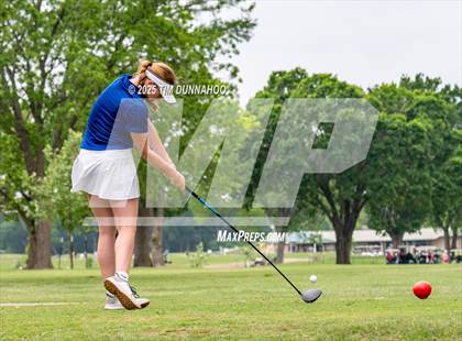 Thumbnail 2 in UIL 3A Girls Golf Finals (Round 1) photogallery.