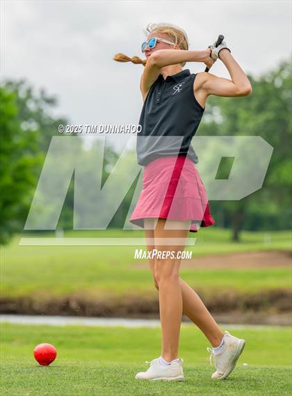 Thumbnail 1 in UIL 3A Girls Golf Finals (Round 1) photogallery.