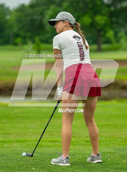 Thumbnail 2 in UIL 3A Girls Golf Finals (Round 1) photogallery.