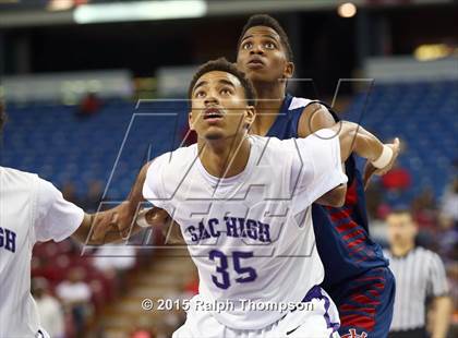 Thumbnail 3 in Modesto Christian vs. Sacramento (CIF SJS D2 Final) photogallery.