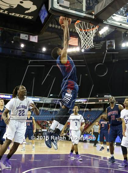 Thumbnail 3 in Modesto Christian vs. Sacramento (CIF SJS D2 Final) photogallery.