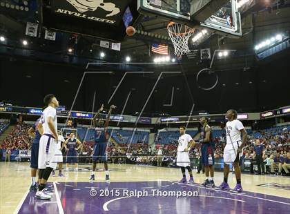 Thumbnail 3 in Modesto Christian vs. Sacramento (CIF SJS D2 Final) photogallery.