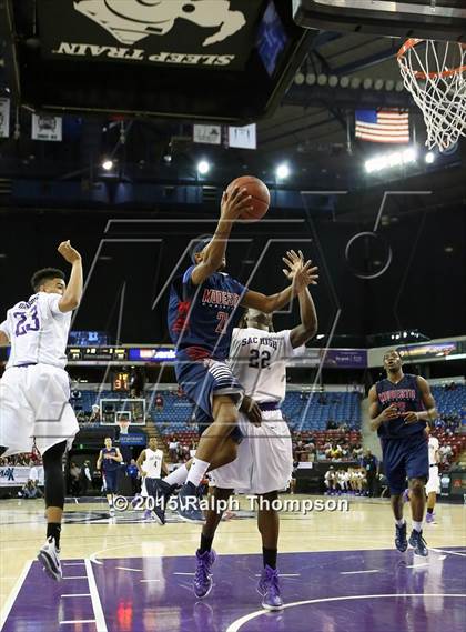 Thumbnail 3 in Modesto Christian vs. Sacramento (CIF SJS D2 Final) photogallery.