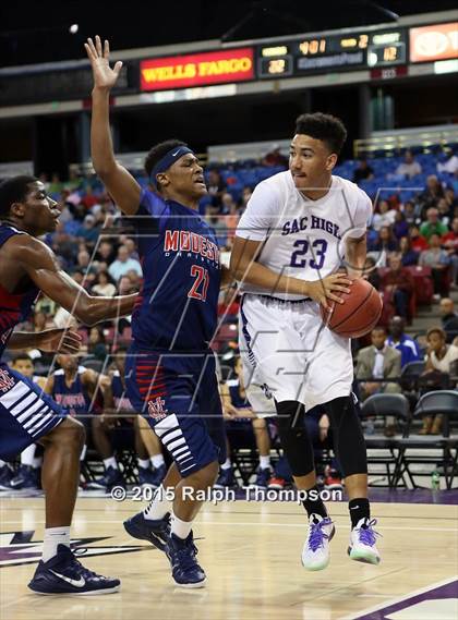 Thumbnail 3 in Modesto Christian vs. Sacramento (CIF SJS D2 Final) photogallery.