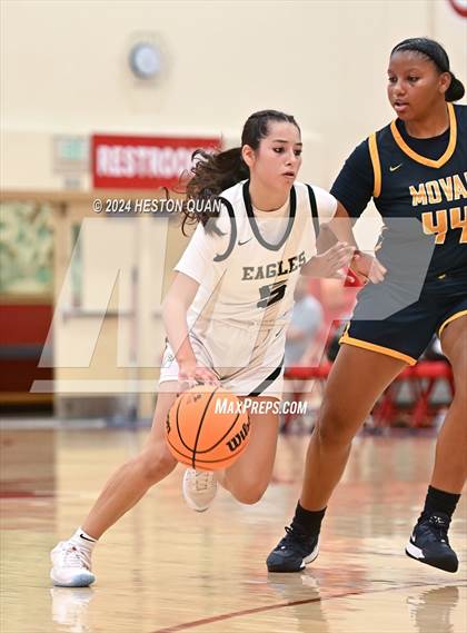 Thumbnail 2 in Oak Park vs. Moreno Valley (Battle at the Beach) photogallery.