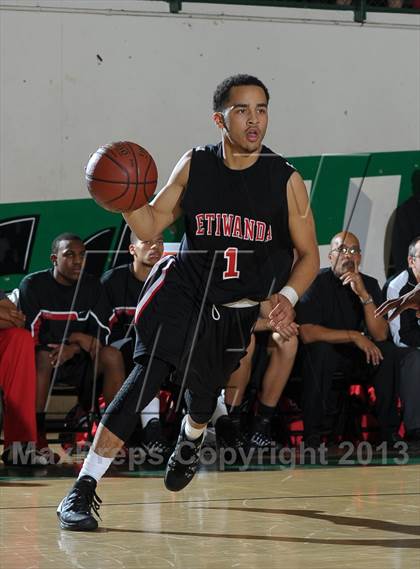 Thumbnail 1 in Etiwanda vs. Roosevelt (Inland Empire Classic) photogallery.