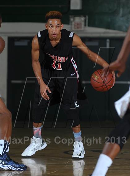 Thumbnail 1 in Etiwanda vs. Roosevelt (Inland Empire Classic) photogallery.