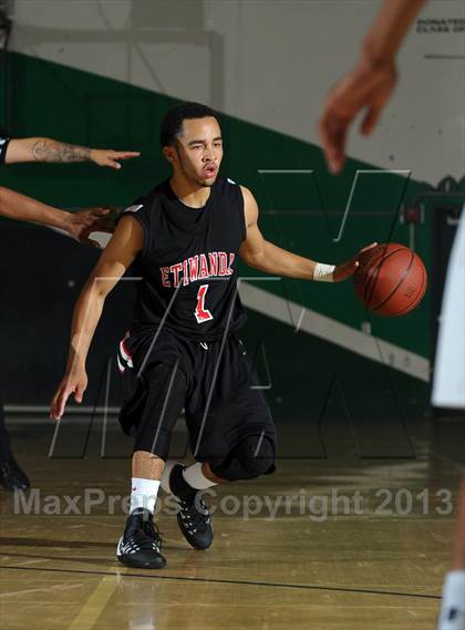 Thumbnail 1 in Etiwanda vs. Roosevelt (Inland Empire Classic) photogallery.