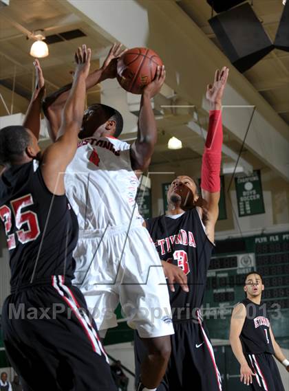 Thumbnail 2 in Etiwanda vs. Roosevelt (Inland Empire Classic) photogallery.