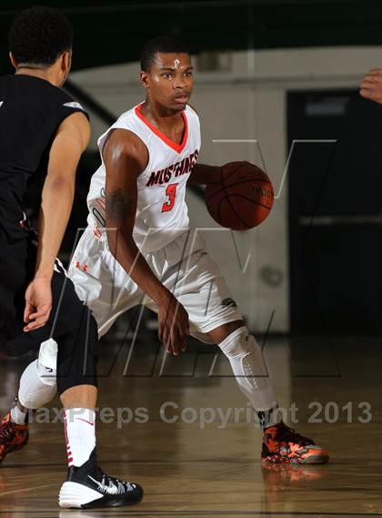 Thumbnail 2 in Etiwanda vs. Roosevelt (Inland Empire Classic) photogallery.