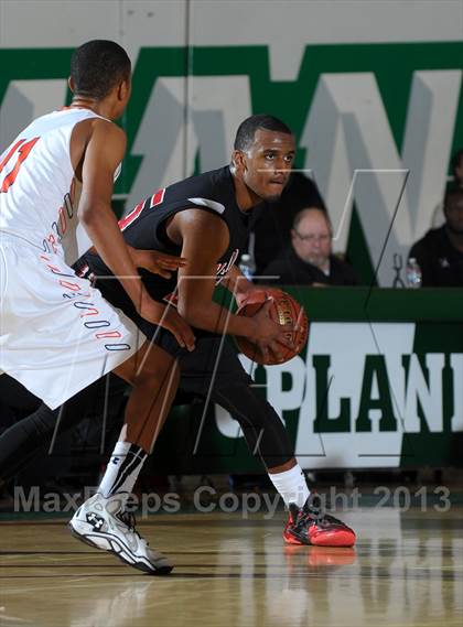 Thumbnail 3 in Etiwanda vs. Roosevelt (Inland Empire Classic) photogallery.