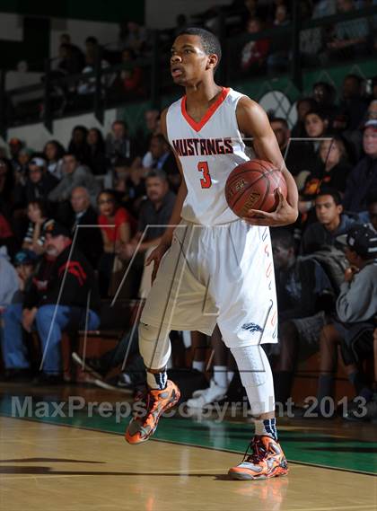 Thumbnail 1 in Etiwanda vs. Roosevelt (Inland Empire Classic) photogallery.