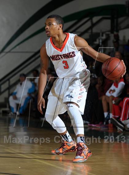 Thumbnail 3 in Etiwanda vs. Roosevelt (Inland Empire Classic) photogallery.