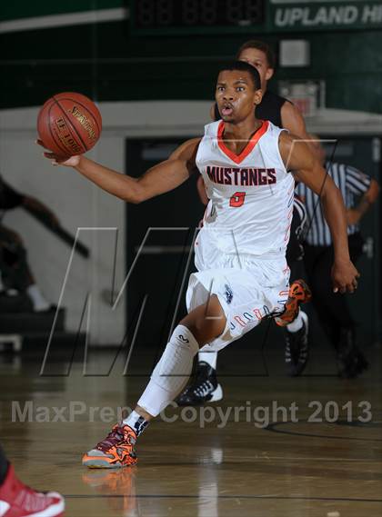 Thumbnail 2 in Etiwanda vs. Roosevelt (Inland Empire Classic) photogallery.