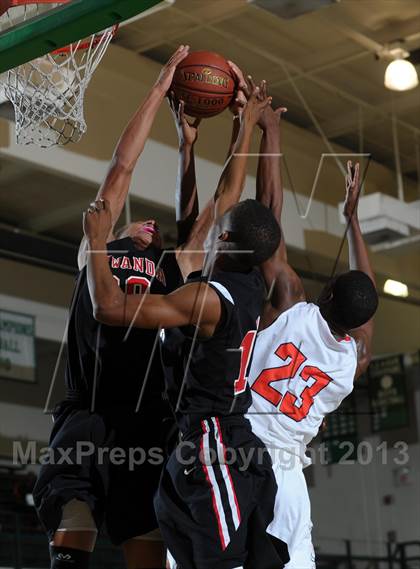 Thumbnail 2 in Etiwanda vs. Roosevelt (Inland Empire Classic) photogallery.