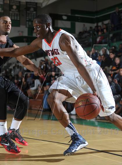 Thumbnail 2 in Etiwanda vs. Roosevelt (Inland Empire Classic) photogallery.