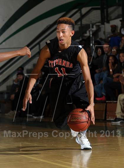Thumbnail 3 in Etiwanda vs. Roosevelt (Inland Empire Classic) photogallery.