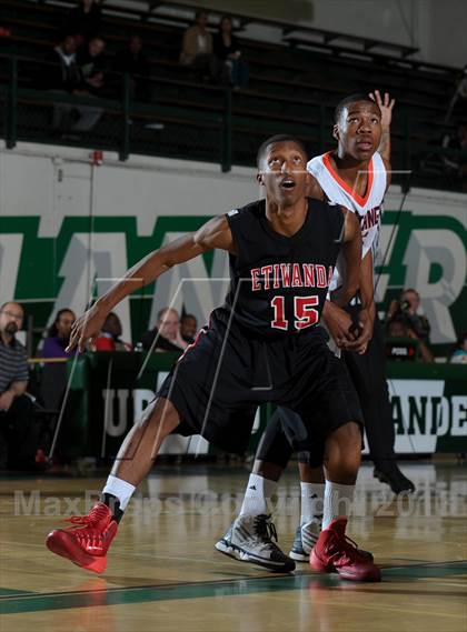 Thumbnail 1 in Etiwanda vs. Roosevelt (Inland Empire Classic) photogallery.