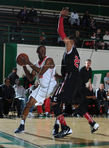 Thumbnail 2 in Etiwanda vs. Roosevelt (Inland Empire Classic) photogallery.