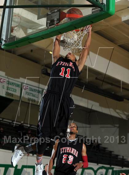 Thumbnail 1 in Etiwanda vs. Roosevelt (Inland Empire Classic) photogallery.